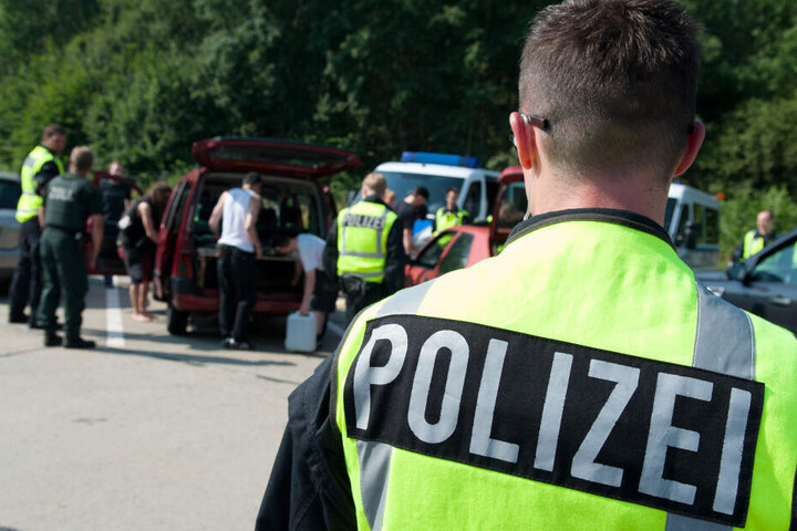 Immer wieder gibt es gemeinsame Kontrollen der sächsischen und bayrischen Polizei, auch mit Kollegen aus Tschechien.