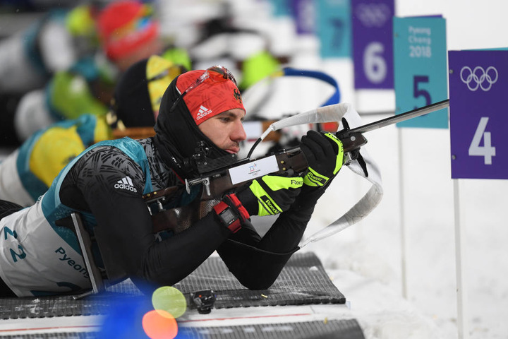 Beim Biathlon-Sprint über 10 km sicherte sich der 30-Jährige die Gold-Medaille.