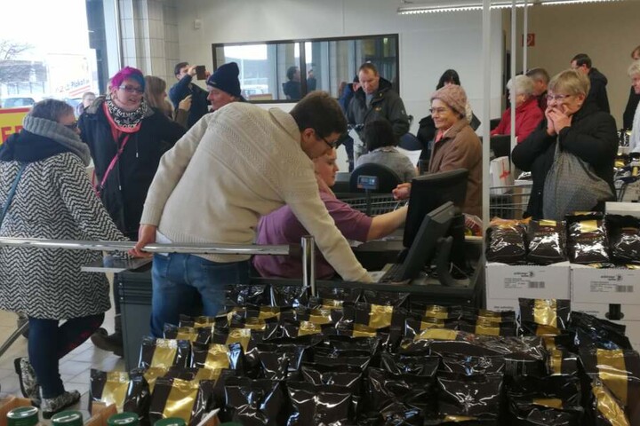 Zwei Tage lang galt der Mere-Markt als ausverkauft. Am Mittwoch öffnet er seine Türen mit einem neuen Waren-Angebot.