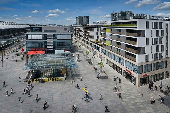 Fast zweimal am Tag kommt es im Schnitt zu Straftaten auf dem Platz zwischen Prager Straße und Hauptbahnhof.