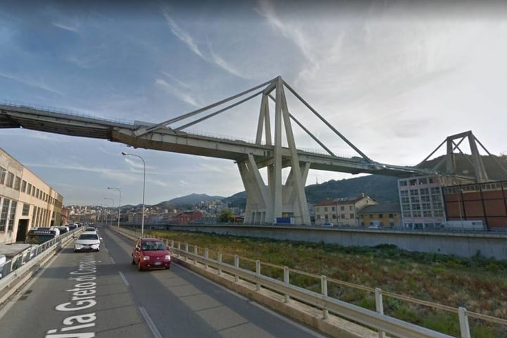 So sah die Brücke vor dem schrecklichen Unglück aus.