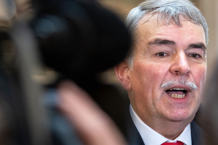 Gustl Mollath will Geld vom Freistaat Bayern als Entschädigung für 2747 verlorene Tage und Nächte.