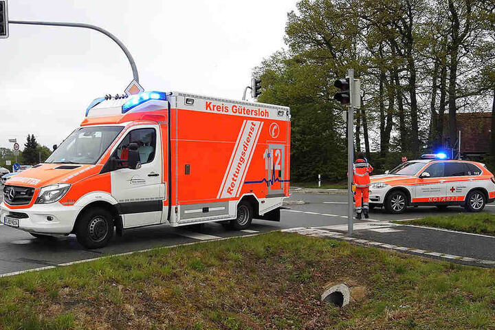 Der 47-jährige Renault-Fahrer musste ins Krankenhaus gebracht werden.