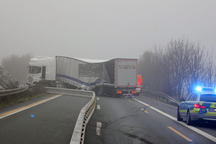Die A33 blieb stundenlang gesperrt.