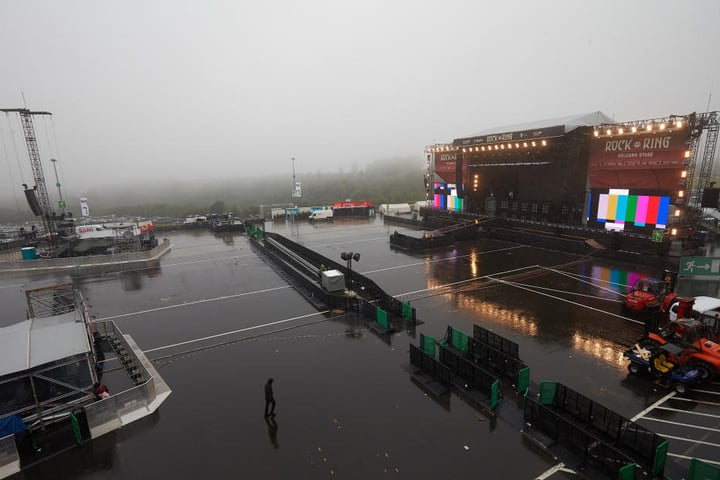 Rund 80 Bands treten am Nürburgring auf drei Bühnen auf.