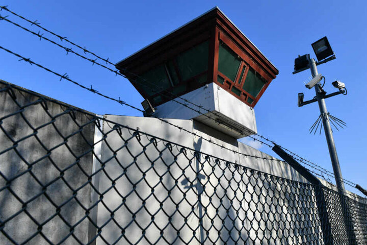 Erst Ende September hatte ein 52-Jähriger in Tegel zwei Gitterstäbe aufgeschweißt.