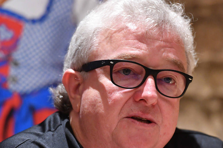 Eislöwen-Geschäftsführer Volker Schnabel bleibt trotz der Roten Laterne noch entspannt.