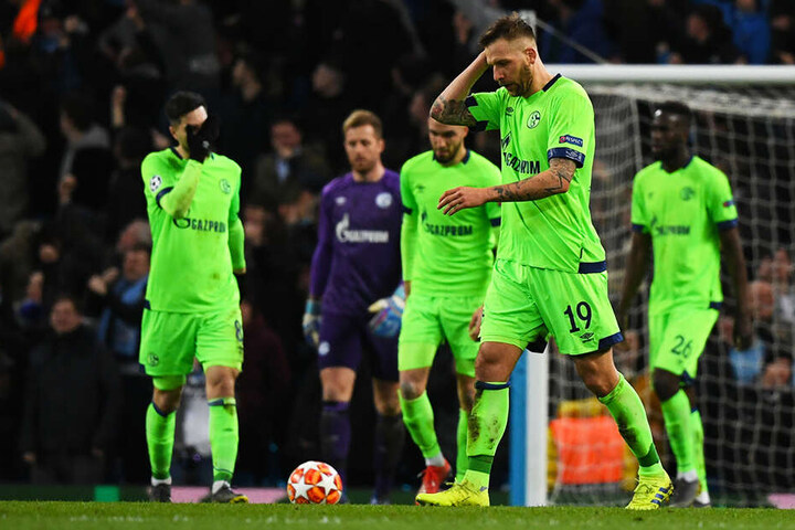 Betretene Mienen: Schalke kam bei Manchester City völlig unter die Räder und war insgesamt chancenlos.