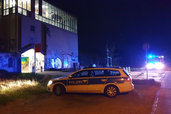 Spezialkräfte der Polizei sicherten die Spuren am Unfallort.