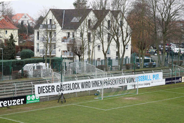 Wegen eines Boykotts blieb der Gästeblock leer.