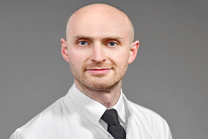 Professor Andreas Hermann (38). Er betreut pro Jahr zirka 100 Patienten,
davon kommen die meisten mehrfach im Jahr.