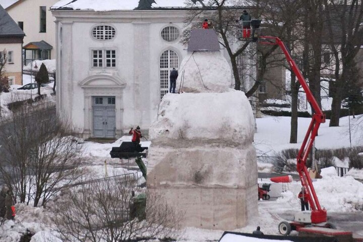 Über 15 Meter hoch wuchs der erste Sapparino im Vorjahr aus 300 Kubikmetern Schnee in die Höhe.