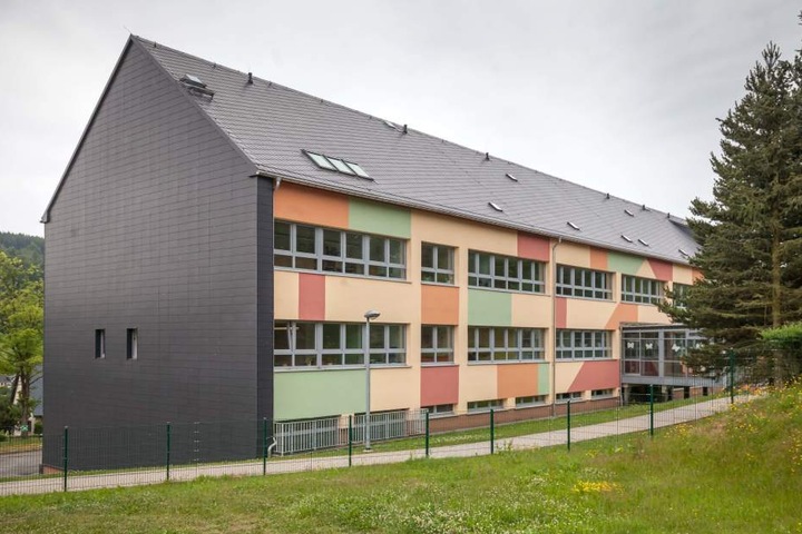 Die Grundschule in Seiffen.