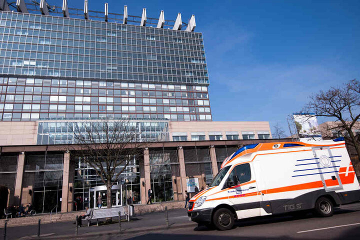 Kam es an der Uniklinik Köln zu Unregelmäßigkeiten bei Herztransplantationen?