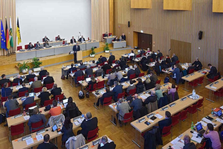 Im Stadtrat wird nun diskutiert, wer neuer Bildungsbürgermeister wird.