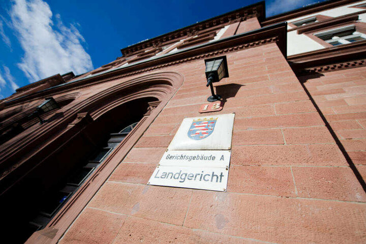 Das Landgericht Darmstadt verurteilte den 35-Jährigen nun wegen Mordes zu einer lebenslangen Haftstrafe.