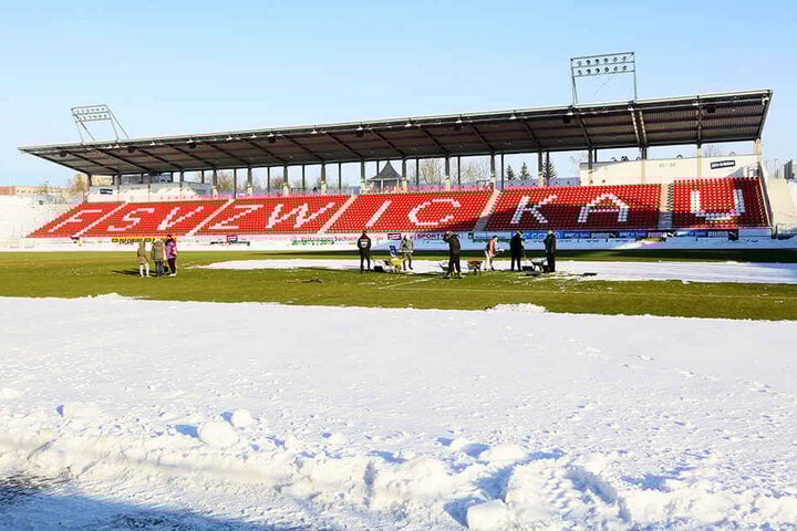 Das Zwickauer Stadion im Schnee. Solche Bedingungen könnten im Januar auf die FSV-Profis warten.