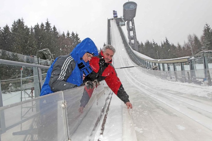 2012 war Manfred Deckert noch als Vereinschef in der Vogtlandarena unterwegs.