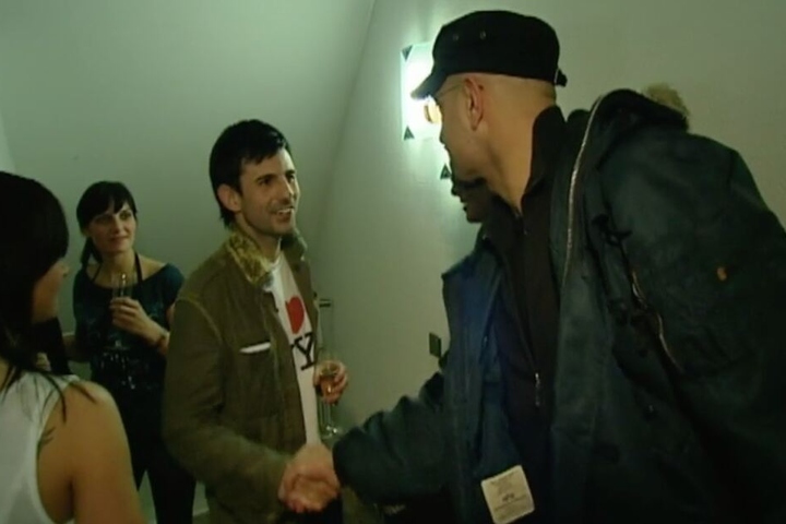 In der DMax-Sendung "Der Checker" trat er 2007 als selbst ernannter "Partykönig" auf.