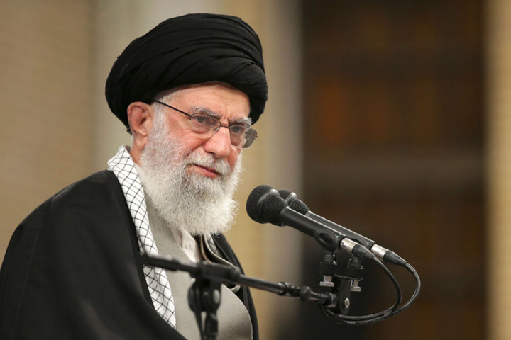 Die vom Büro des obersten iranischen Führers veröffentlichte Aufnahme zeigt den obersten Führer des Iran, Ajatollah Ali Chamenei.