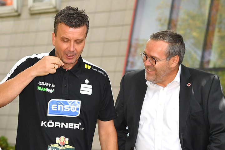 Cheftrainer Alex Waibl (l.) im Gespräch mit Vorstands-Chef Jörg Dittrich.
