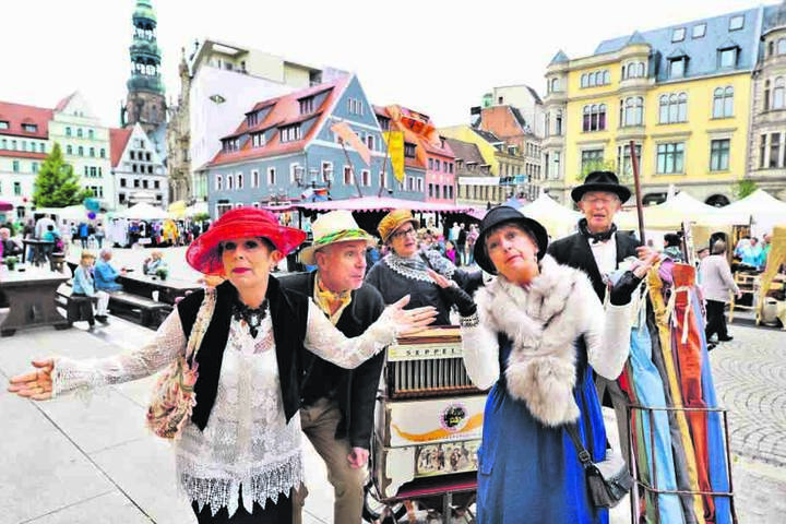 „Wie zu Schumanns Zeiten“ war das Motto des historischen Markttreibens in
Zwickau. Tausende Besucher zog es
dazu auf Haupt- und Kornmarkt.