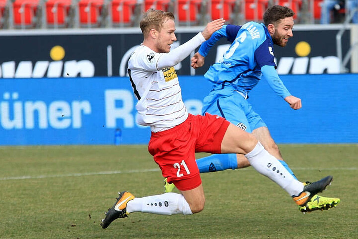 Während RWE das Spiel verlor, ärgerten Aalen-Fans das Sicherheitspersonal.