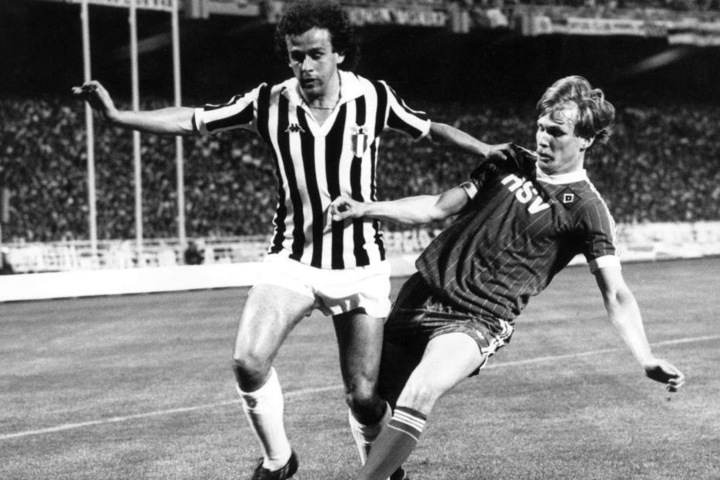 "Super Freistoß-Schütze, super Nummer zehn", sagt Saibene über Michel Platini (l.).