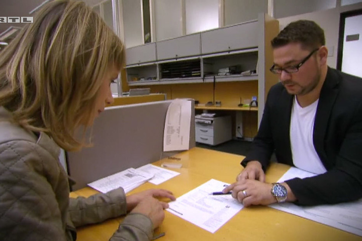 Daniel Schollmeyer gab gerne Auskunft und konnte Sandra weiterhelfen - auch wenn die Vermisste nicht mehr in Bielefeld lebt.