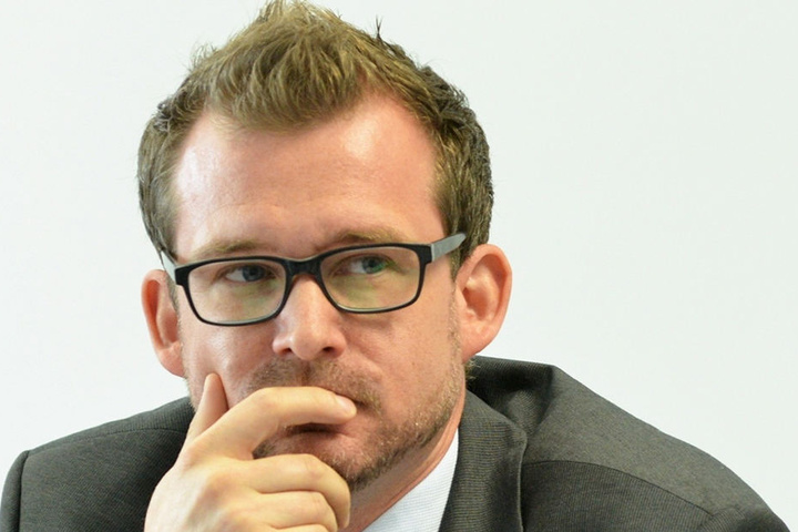 Baubürgermeister Raoul Schmidt-Lamontain (40, Grüne) hat endlich grünes Licht für das Bauprojekt erhalten.