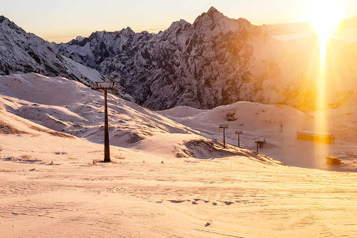 Die neue Wintersportsaison kann auch im Freistaat Bayern endlich losgehen. (Symbolbild)