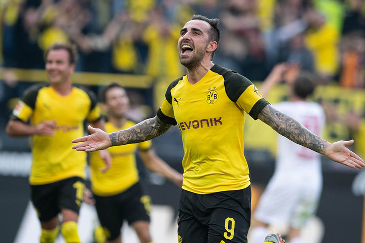 Traf für Borussia Dortmund dreifach: Der spanische Stürmerstar Paco Alcacer schoss den BVB zum 4:3-Sieg über den FC Augsburg.