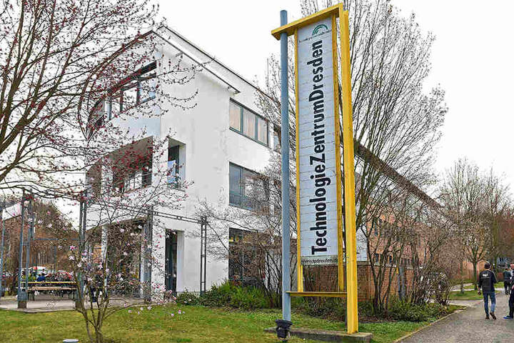 Im Technologiezentrum Dresden hat sich das neue Tech-Unternehmen angesiedelt und eine erste Produktionsstätte eröffnet.