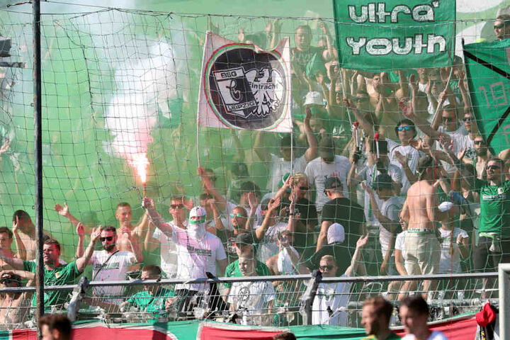 Das Zünden von Bengalos beispielsweise ist natürlich auch am Samstag im Alfred-Kunze-Sportpark verboten.
