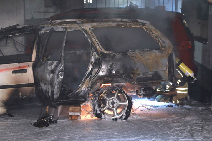 Mit Löschschaum konnte das Feuer erstickt werden.