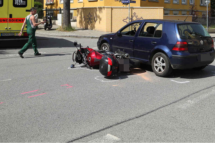 Wegen des Crashs ist die Nöthnitzer Straße gesperrt.
