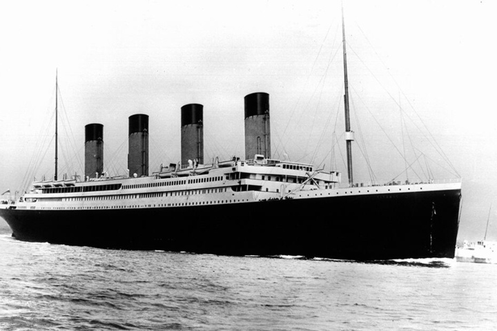 Die "RMS Titanic" galt als unsinkbar - bis der Luxusdampfer mit einen Eisberg kollidierte. 1500 Menschen fanden den Tod im eisigen Meer.