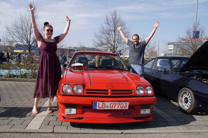 Der rote Opel Manta sorgte für viel Begeisterung bei einigen Besuchern.