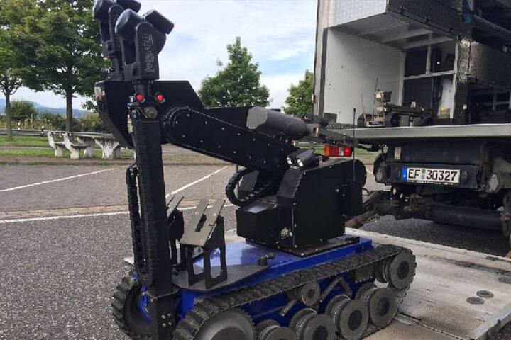 Ein spezieller Sprengstoffroboter kam zum Einsatz.