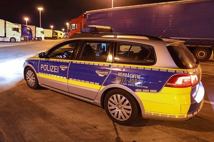 Immer wieder suchen Planenschlitzer das "Dresdner Tor" heim.