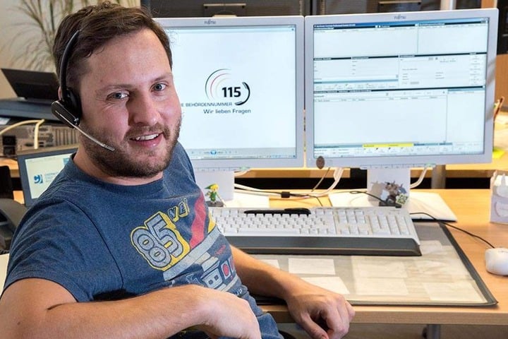 Die Behördennummer 115 boomt. Rund 230.000 Anrufe in reichlich vier Jahren. Philipp Ochmann (31) ist einer der Mitarbeiter im Chemnitzer Callcenter.