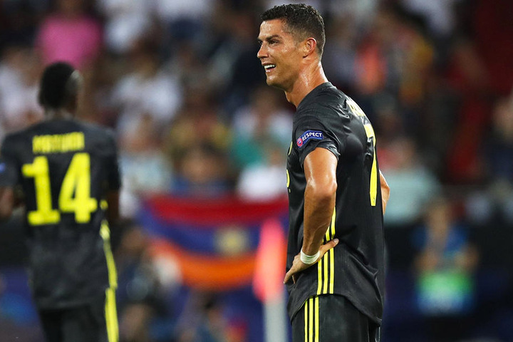 Konnte seinen ersten Platzverweis in der Champions League nicht verstehen und weinte bitterlich: Cristiano Ronaldo.