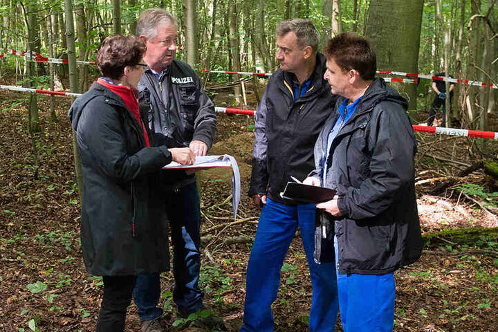 Die Ermittler (v.l.) Dorothee Kränzel, Bernd Isserstedt, Jürgen Werner und Rainer Köhler bilden die Arbeitsgruppe "Gleis 1".