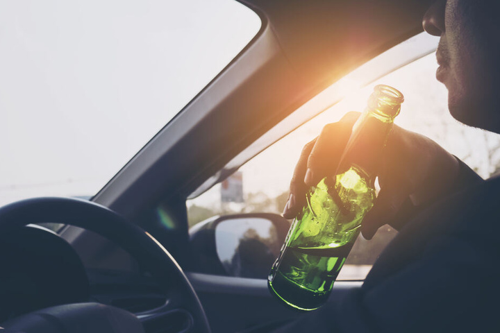 Der Mann hatte vor seiner Fahrt zu viel Alkohol getrunken. (Symbolbild)