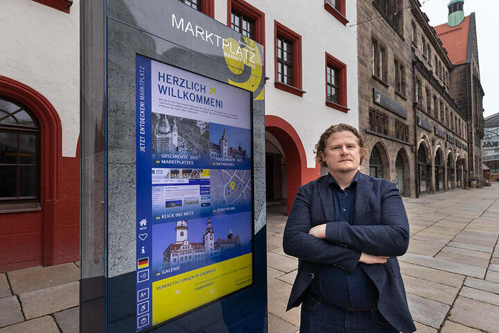 Stadtrat Lars Fassmann (41, Vosi/Piraten) hält nicht viel von den Infostelen. Sie seien störanfällig.