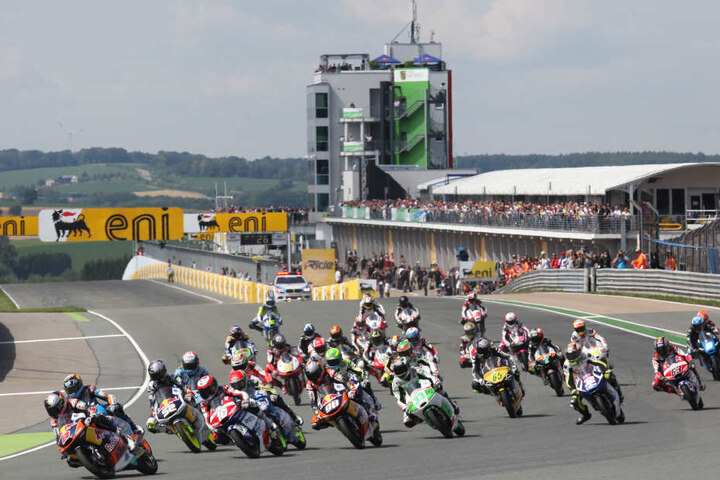 Zur Sachsenring Classic treten rund 650 Fahrer an, zehntausende Besucher
werden erwartet.