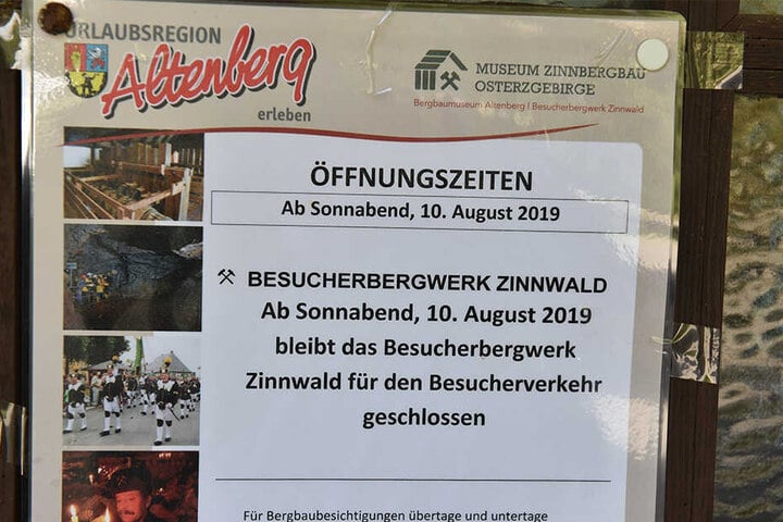 Dieser Aushang informiert Besucher über die Schließung.