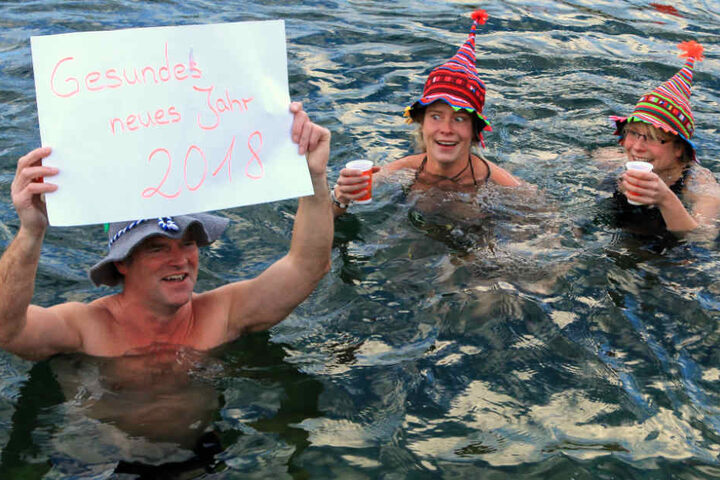 Der Spaß schien bei den Anbadern nicht zu kurz zu kommen.