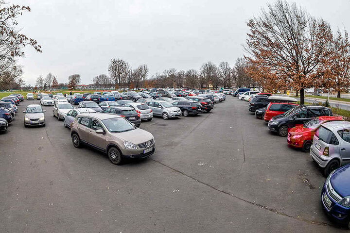 Die Parkplätze im Ostragehege sollen kostenpflichtig werden.