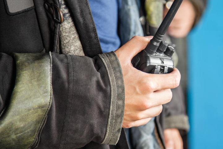 Der Polizist war ohne Uniform unterwegs, steckte in einer Übung.